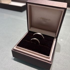 【アイプリモ(I-PRIMO)の口コミ】 男性の指輪はオプションでマット加工しており、ギラギラし過ぎない落ち着…