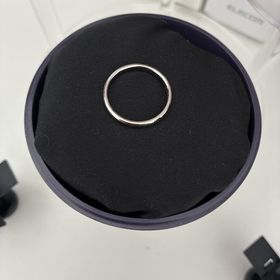 【銀座ダイヤモンドシライシの口コミ】 とにかくシンプルなもので、長く使えるものがよかった。実際つけてみると…