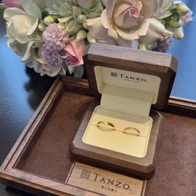 【TANZO.(鍛造指輪)の口コミ】 ゴールドとV字でシンプルの中に高級感を、、
ピンクゴールドとS字、スター…