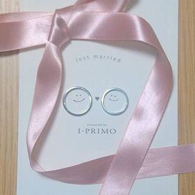 【アイプリモ(I-PRIMO)の口コミ】 2人の指の特徴が似ていたので、同じデザインにしました。指輪が細いデザイ…