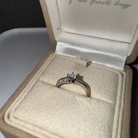 【JEWELRY STUDIO Advance(ジュエリースタジオアドバンス)の口コミ】 彼女がゴールド系のアクセサリーを好む点と、イエローゴールドのように色…