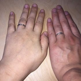 【Miss Platinumの口コミ】 シンプルで丸みを帯びたデザインかつプラチナのものを探していました。
通…