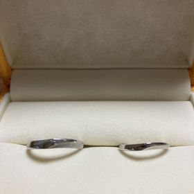 【ケイウノ ブライダル(K.UNO BRIDAL)の口コミ】 デザインの細かいところを妻とスタッフの方と相談しながら作りました。オ…