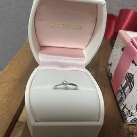 【insembre(インセンブレ)の口コミ】 指輪はシンプルで可愛いデザインで価格も見合ってます。
指輪もですがパッ…