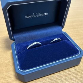 【銀座ダイヤモンドシライシの口コミ】 水の流れをイメージしたかのようなウェーブのデザインがとても気に入りま…