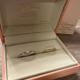 【ケイウノ ブライダル(K.UNO BRIDAL)の口コミ】 女性がVラインで指が綺麗にみえるのと、隠れミッキーを探せるのがポイント…