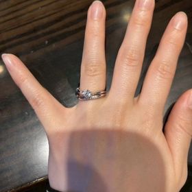【ケイウノ ブライダル(K.UNO BRIDAL)の口コミ】 緩やかなウェーブで着け心地がよかった。普段指輪をしないので違和感がな…