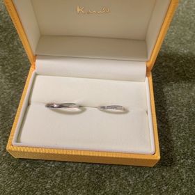 【ケイウノ ブライダル(K.UNO BRIDAL)の口コミ】 デザインが多くどれにするか悩んだが、今回買った指輪は2色で構成されてい…