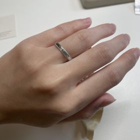 【BRILLIANCE+(ブリリアンスプラス)の口コミ】 ミルグレインデザインに惹かれていたので、試着させて頂きました。ブリリ…