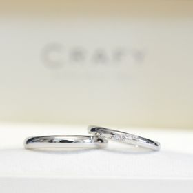 【CRAFY(クラフィ)の口コミ】 シンプルなので飽きなさそうなデザインです。
女性用の方はダイヤモンドを…