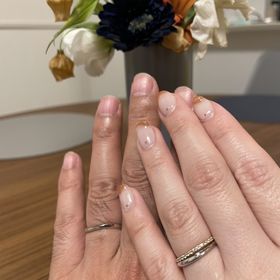 【ケイウノ ブライダル(K.UNO BRIDAL)の口コミ】 この指輪はシンプルでいて飽きのこないデザインです。
少しひねりが入って…