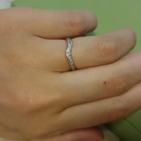 【LAPAGE(ラパージュ)の口コミ】 指を長く見せるデザインとクレマチスの指輪には、～神様の巡り合わせ～と…