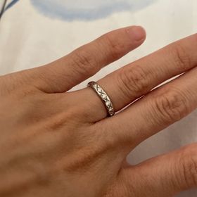 【シャネル(CHANEL)の口コミ】 CHANELのペアリングを購入しました。ダイヤモンドが５つついているものを…