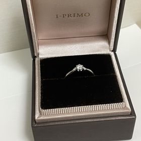 【アイプリモ(I-PRIMO)の口コミ】 ・スミレの花がモチーフ

可憐で上品なスミレをイメージしたデザインがと…