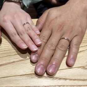 【出雲結(いずもゆい)の口コミ】 バケットカットのダイヤがシンプルなだけではなく、光に当たると輝きが増…