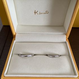 【ケイウノ ブライダル(K.UNO BRIDAL)の口コミ】 指の形に合うように緩やかなウェーブのものを選びました。着け心地も違和…