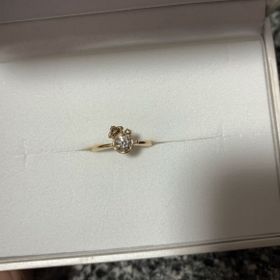 【ケイウノ ブライダル(K.UNO BRIDAL)の口コミ】 サンリオとコラボしている指輪で、ティーカップにポムポムプリンくんとマ…