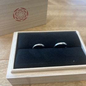 【出雲結(いずもゆい)の口コミ】 なかなかない個性的なデザインに惹かれました。男性の指輪も周りの被らな…