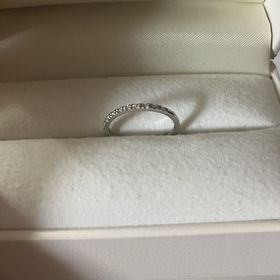 【Flowaves(フロウェーブス)】の口コミ シンプルで重ね付けできるデザイン性が良いと思い購入しました。シンプルな...