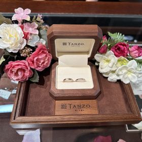【TANZO.(鍛造指輪)の口コミ】 指輪のデザインや色を自分で決めることができました。
ベースにするデザイ…
