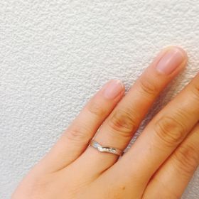 【JEWELRY  KAMATA(ジュエリーかまた)の口コミ】 中心で折り返してあるオシャレなデザイン
逆向デザインにより立体感が強調…