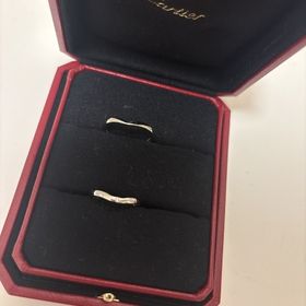 【カルティエ(Cartier)の口コミ】 デザインは、ウェーブがかかっているものにしました。ストレートも可愛か…