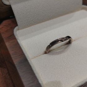 【TANZO.(鍛造指輪)の口コミ】 オリジナルのデザインで製作したかったため、セミオーダーにしました。
下…