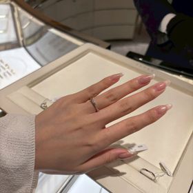 【グラフ(GRAFF)】の口コミ 螺旋状に巻かれたデザインがとても素敵で、指先がすっきりと綺麗に見えまし...