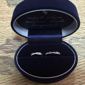 【Something Blue(サムシングブルー)の口コミ】 シンプルで、つけやすいデザインを探していました。左右対称でシンプルな…