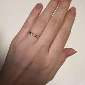 【ENUOVE(イノーヴェ)の口コミ】 素材はシルバーや18K等何種類からか選ぶことができます。私は18Kを選びま…