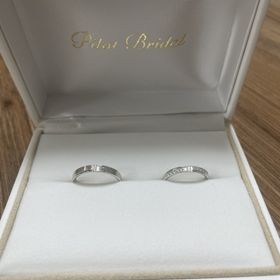 【PILOT BRIDAL(パイロットブライダル)の口コミ】 派手すぎずシンプルすぎない指輪です。
少し太めの指輪かと思いきやつけて…