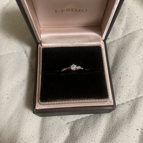 【アイプリモ(I-PRIMO)の口コミ】 予算の関係上、ダイヤモンドは小さめにしました。そのかわり、リングのデ…