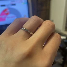 【CRAFY(クラフィ)の口コミ】 ダイヤを2つ埋め込んでいただきました。シンプルなデザインでとても気に入…