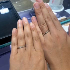 【ティファニー(Tiffany & Co.)の口コミ】 ウェーブデザインで探していたため、ストレートしかないティファニーは果…