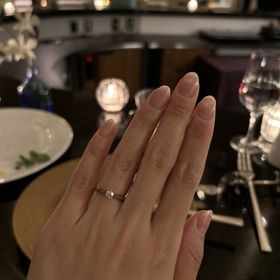 【銀座ダイヤモンドシライシの口コミ】 シンプル・一粒ダイヤ・ダイヤに向かって絞ってある　というデザインの中…