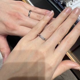 【銀座ダイヤモンドシライシの口コミ】 最初に来店したため自分に似合うデザインを探すために試着しました。プラ…