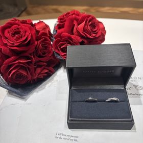 【ラザール ダイヤモンド(LAZARE DIAMOND)の口コミ】 よくある指輪よりかは個性的な指輪が好みの方にはとてもいいデザインだと…