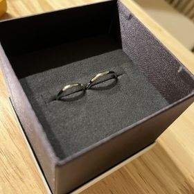 【CERNÉ＆MINUÉ by BIJOUPIKO(セルネとミヌエ バイ ビジュピコ)の口コミ】 指輪のデザインは、鏡面加工の丸い打ち方にしました。
石は何もつけず、サ…