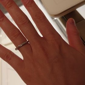 【カルティエ(Cartier)の口コミ】 メレダイヤが敷き詰められたハーフエタニティまたはフルエタニティを探し…