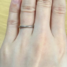 【ケイウノ ブライダル(K.UNO BRIDAL)の口コミ】 私は手が小さく、5号でもちょっと大きいくらいの細い指なので、あまりゴチ…