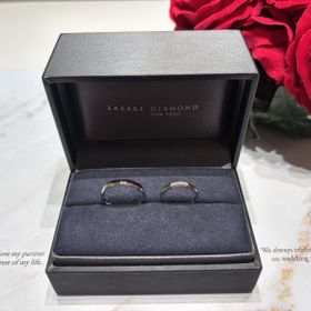 【ラザール ダイヤモンド(LAZARE DIAMOND)の口コミ】 名前の通りダイヤが3方面についているので、どこからみてもキラキラと輝き…