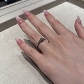【ブシュロン(BOUCHERON)の口コミ】 ブシュロンの中でThe婚約指輪の商品です。ですが、デザインへの拘りがとて…