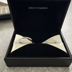 【エクセルコダイヤモンド(EXELCO DIAMOND)の口コミ】 私はダイヤモンドがついているデザインで探しました。
またつけた時に指に…