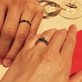 【銀座ダイヤモンドシライシの口コミ】 つけ心地がとてもよく、デザインも気に入りました。婚約指輪はダイヤモン…