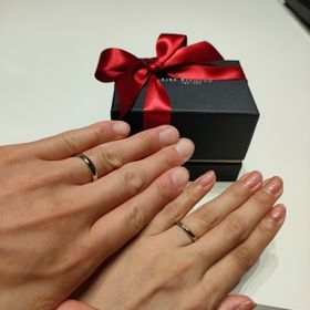 【ラザール ダイヤモンド(LAZARE DIAMOND)の口コミ】 まずダイヤモンドの輝きが素晴らしいです。そして、王道のデザインなのに…