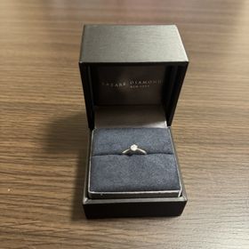 【ラザール ダイヤモンド(LAZARE DIAMOND)の口コミ】 指輪のデザインはカリヨンで0.21ctのダイヤを注文しました。ダイヤは小さ…