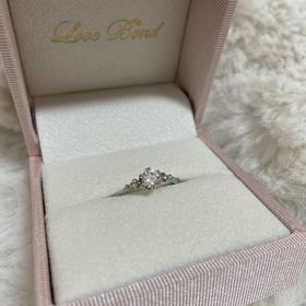 【Love Bond(ラブボンド)の口コミ】 可愛らしい雰囲気でメレダイヤがとんとんとん、と並んでいるところがおす…