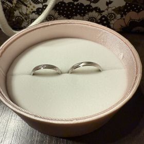 【insembre(インセンブレ)】の口コミ 派手すぎずシンプルデザイン。
価格は安くもなく高くもなくいい値段なのか...