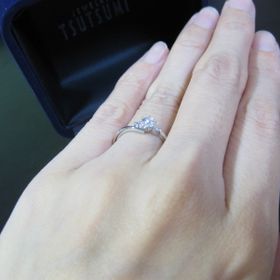 【ジュエリーツツミ(JEWELRY TSUTSUMI)の口コミ】 結婚指輪ではなく、婚約指輪ということで、日々つけるものではないので実…