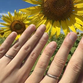 【atelier Kiona(アトリエキオナ)の口コミ】 8月入籍ということと、ひまわりをイメージしたデザインにしていただきまし…